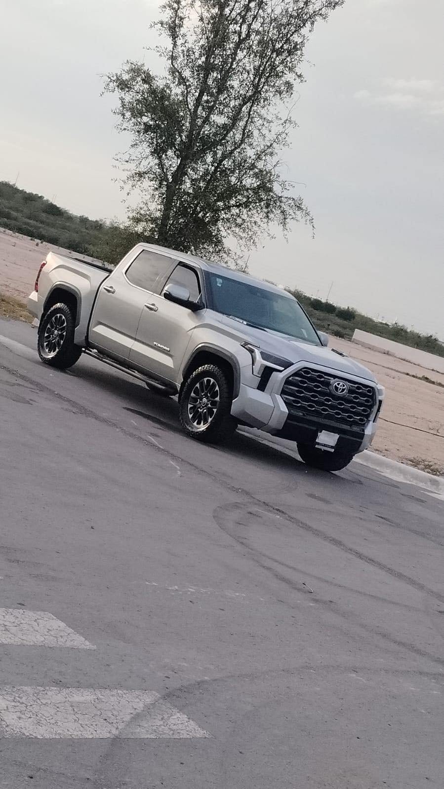 LLEVATE ESTA HERMOSA TOYOTA TUNDRA 4X4 6CIL BITURBO🚩‼️